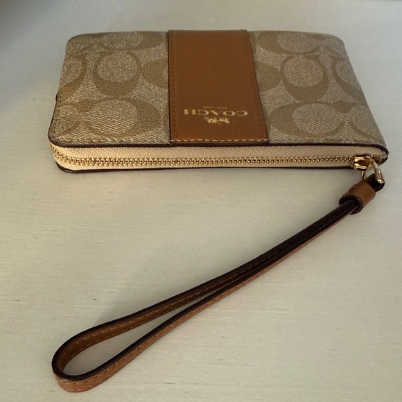 COACH Wristlet in Beige and Brown Leather Signature Logo - Picture 8 of 10